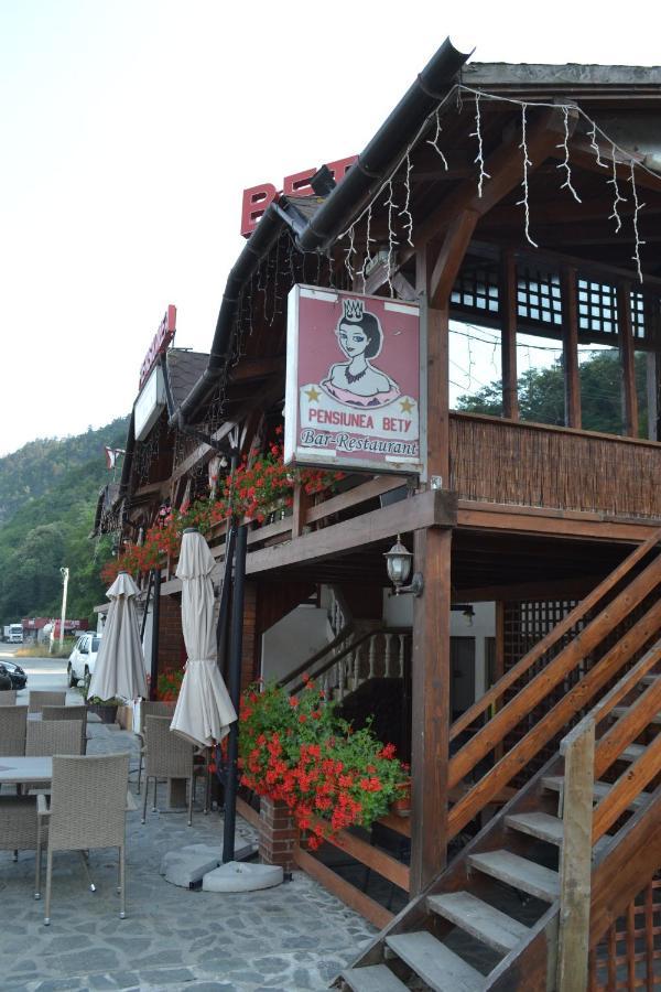 Pensiunea Bety Tutulesti Exterior foto